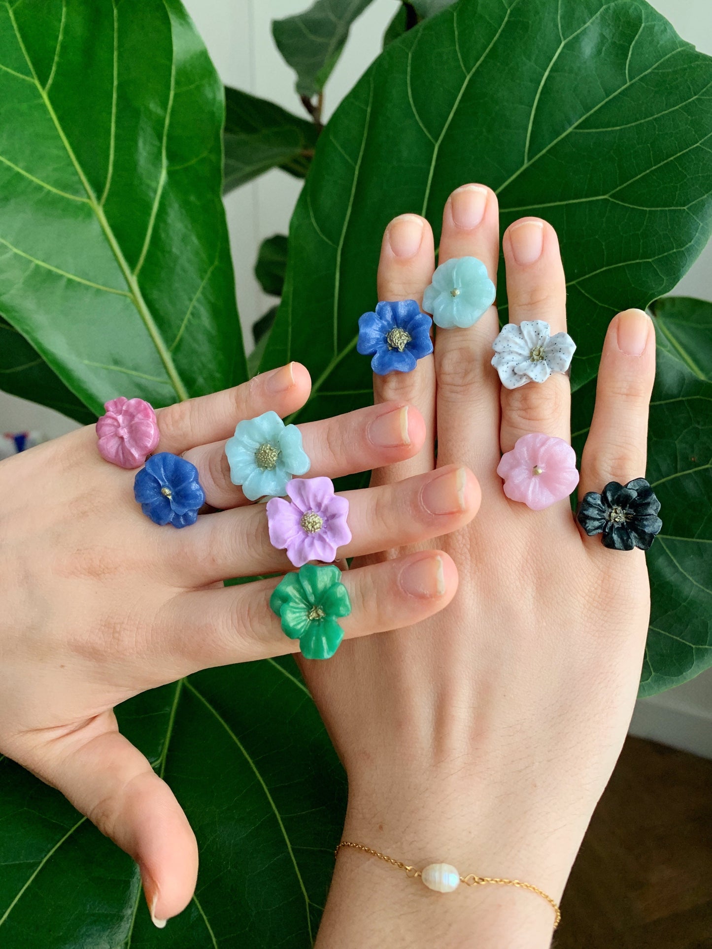 Flower Power ring - Poppy - Pearly light blue