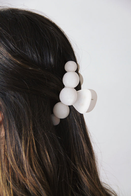 FIONA hair claw - White